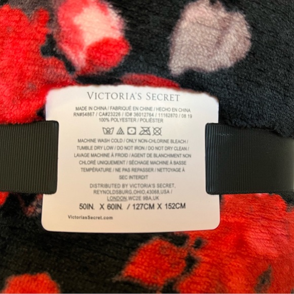 Victoria's Secret Floral Sherpa Blanket - Picture 3 of 4